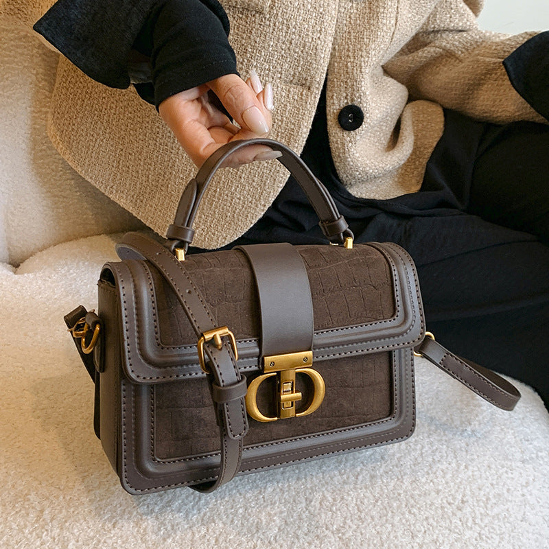 Retro Square Shoulder Bag - Luxury Handheld Design