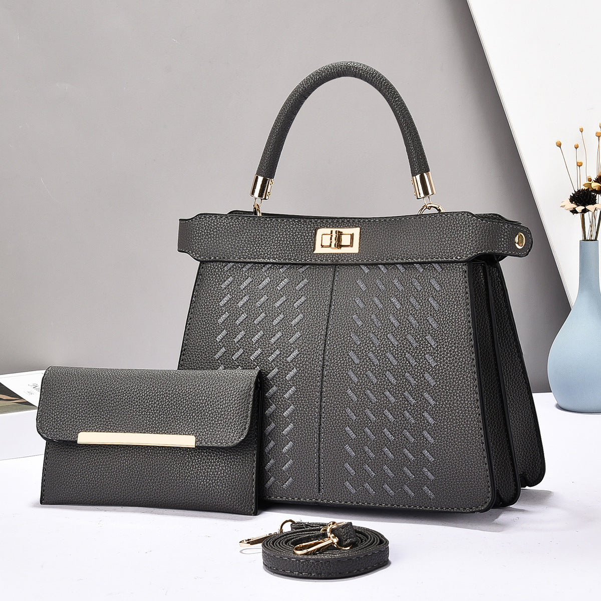 Retro Letter Detail Shoulder Bag - Large Capacity Crossbody Bag