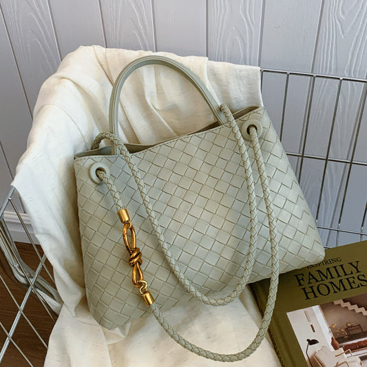 Metal Rope Buckle Woven Shoulder Bag - Retro Commuter Handbag