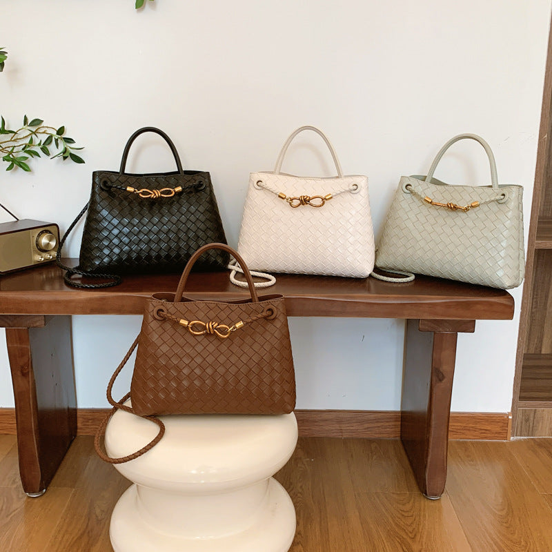 Metal Rope Buckle Woven Shoulder Bag - Retro Commuter Handbag