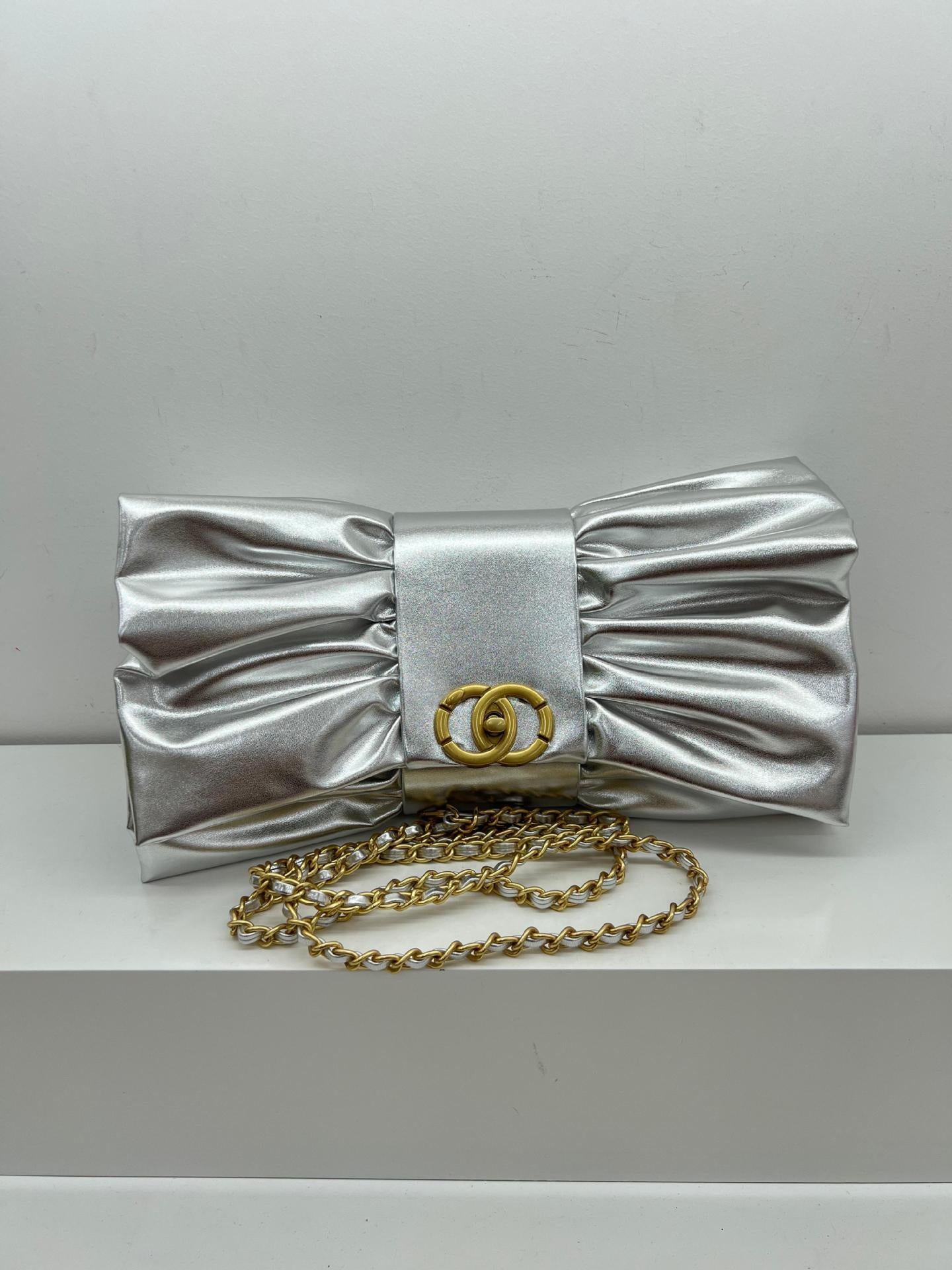 Butterfly Pleated Underarm Bag - Shoulder Crossbody