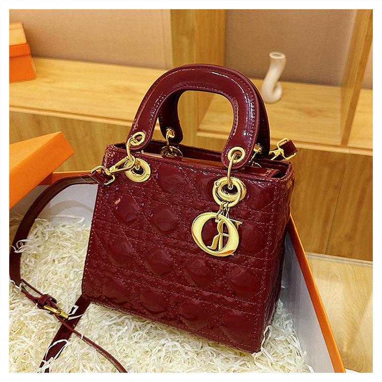 Mini Chain Shoulder Bag - Crossbody Handbag with Star Detail