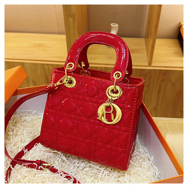Mini Chain Shoulder Bag - Crossbody Handbag with Star Detail