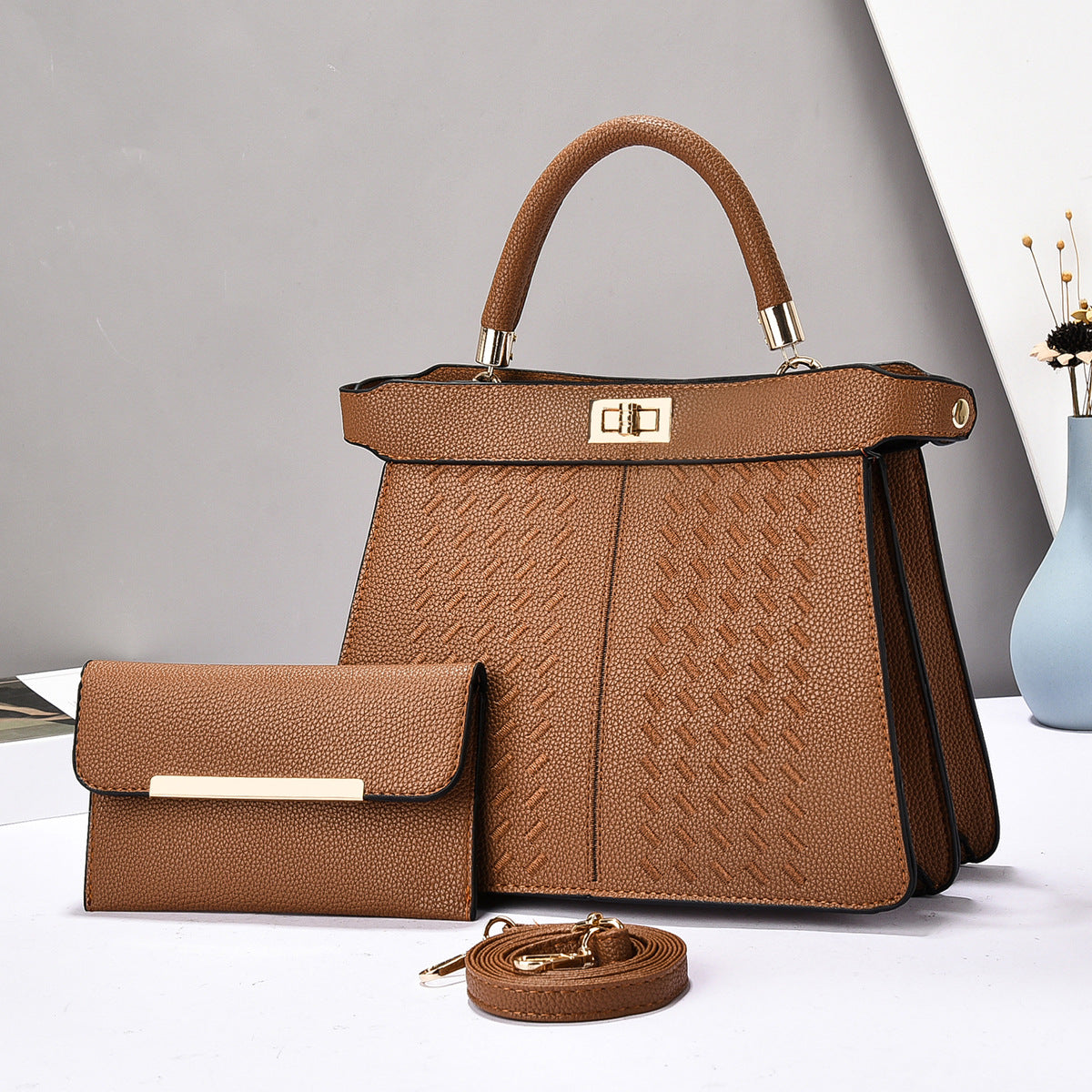 Retro Letter Detail Shoulder Bag - Large Capacity Crossbody Bag