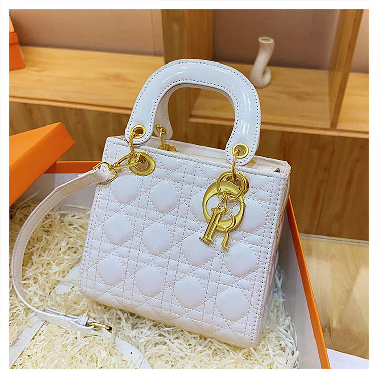 Mini Chain Shoulder Bag - Crossbody Handbag with Star Detail
