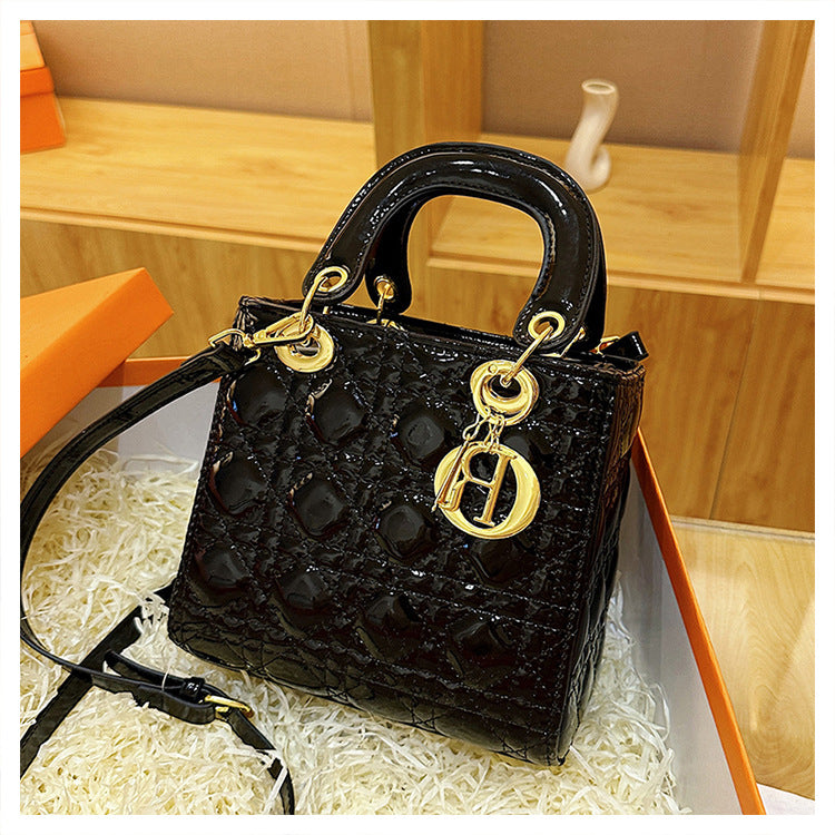 Mini Chain Shoulder Bag - Crossbody Handbag with Star Detail