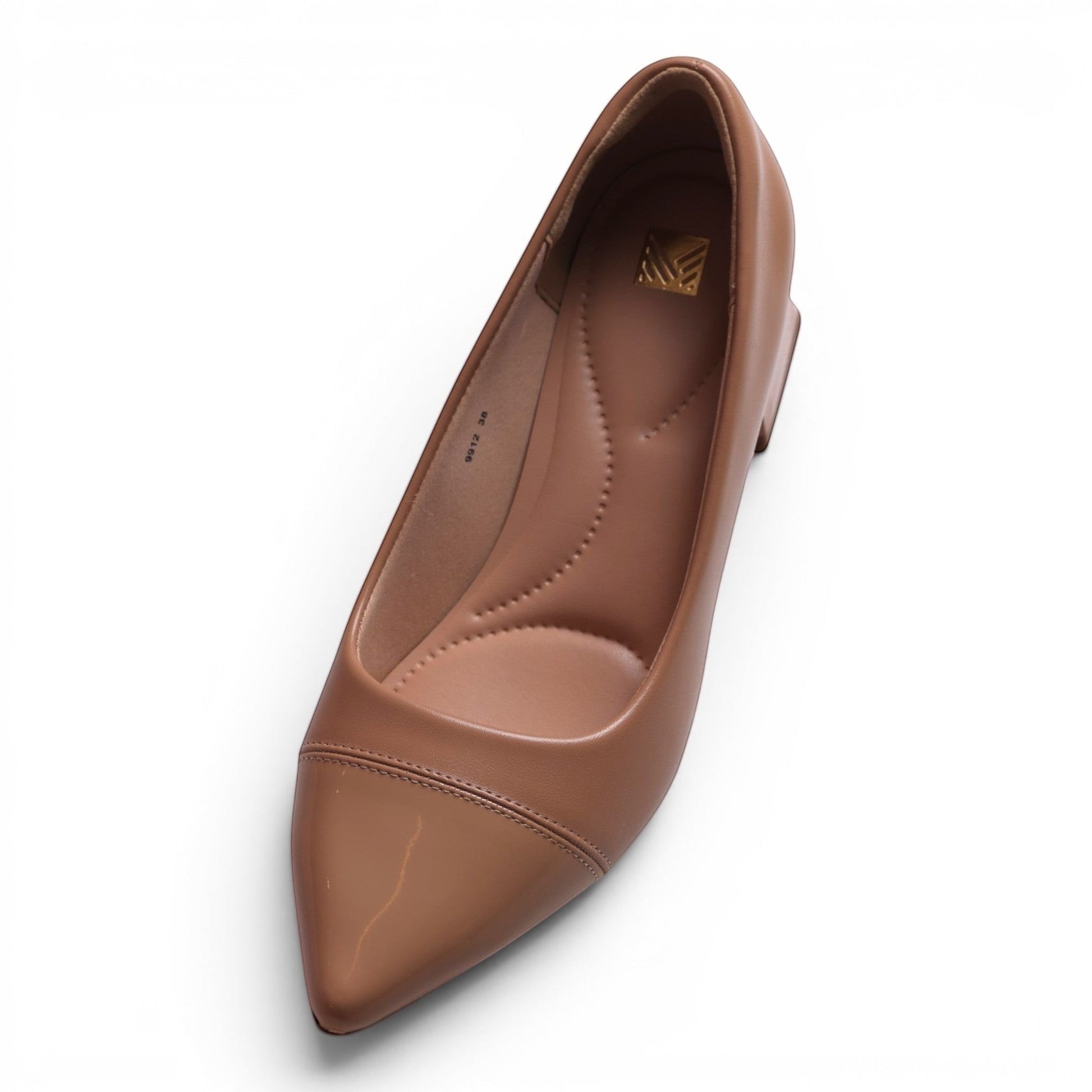 Moda Ug women's brown pointed-toe flat shoes with cushioned insole and stitched cap toe detail.
