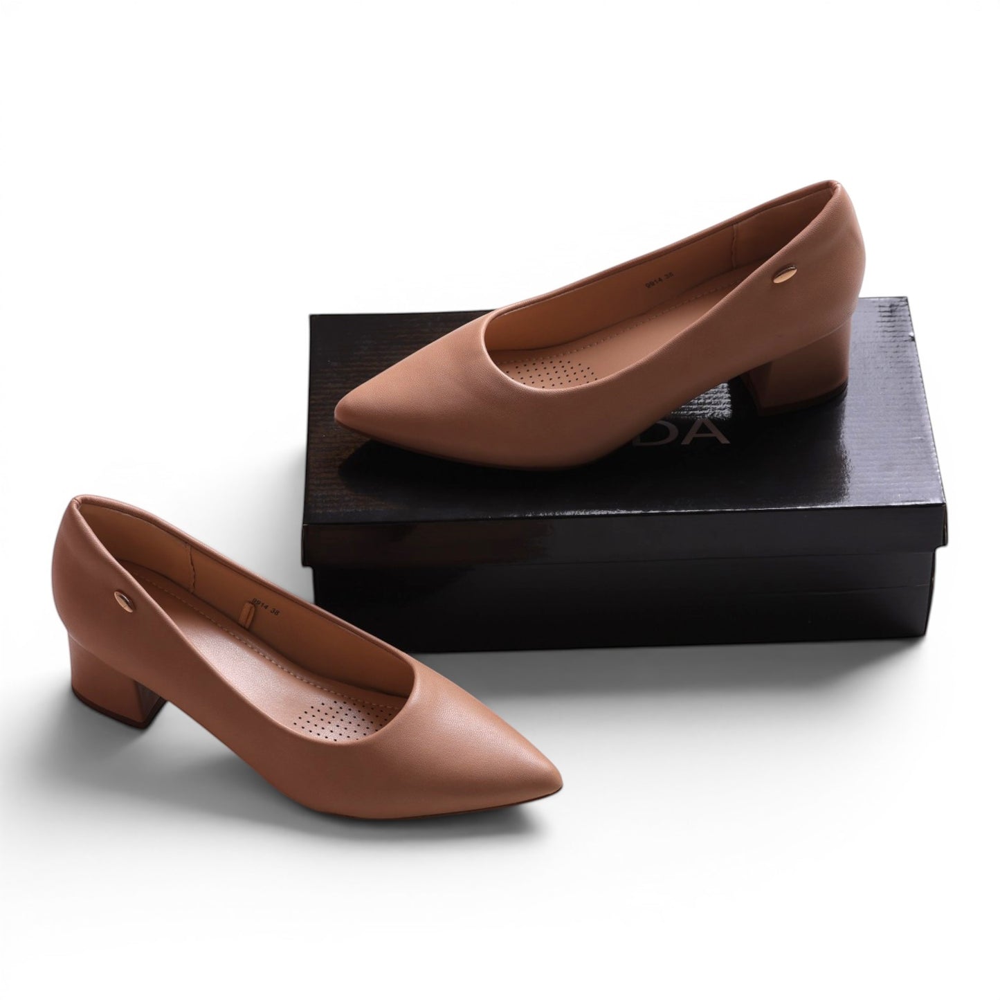 Moda Ug tan leather pointed toe block heel pumps, style 9914.
